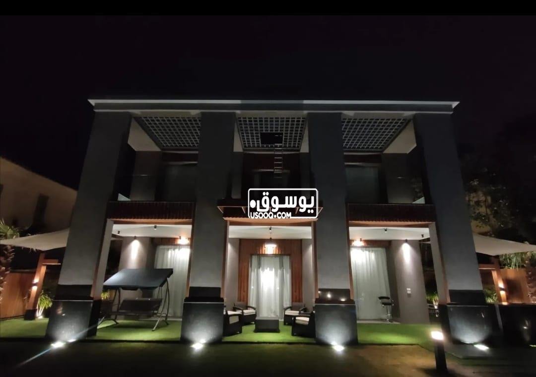 فى الشيخ زايد فيلا للايجار