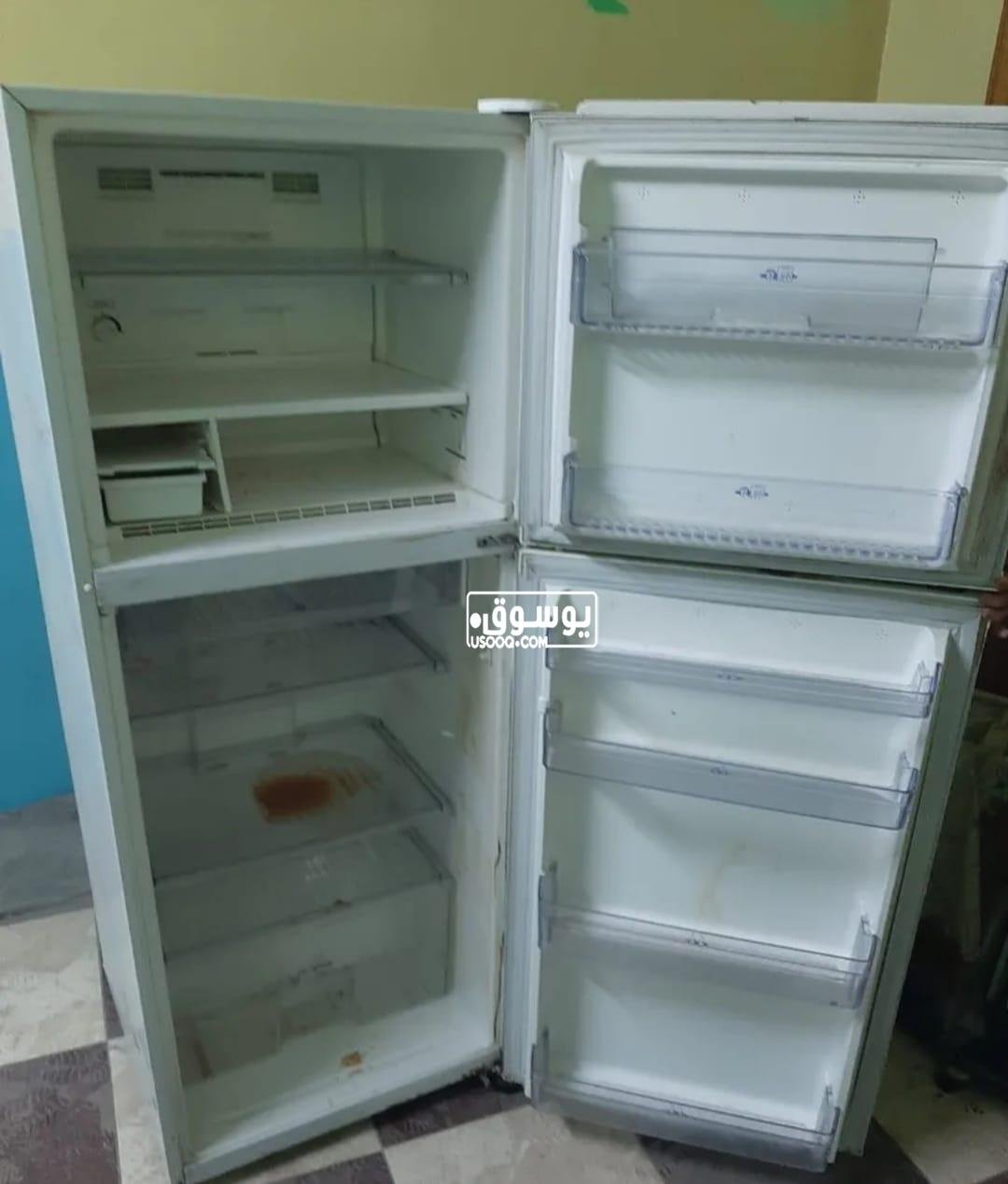 ثلاجة TOSHIBA للبيع حالتها جيدة