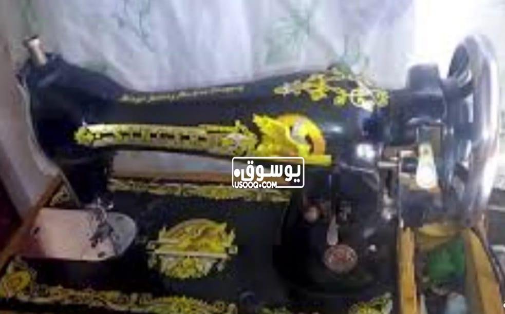 للبيع مكينة للخياطة سنجر الاصلية