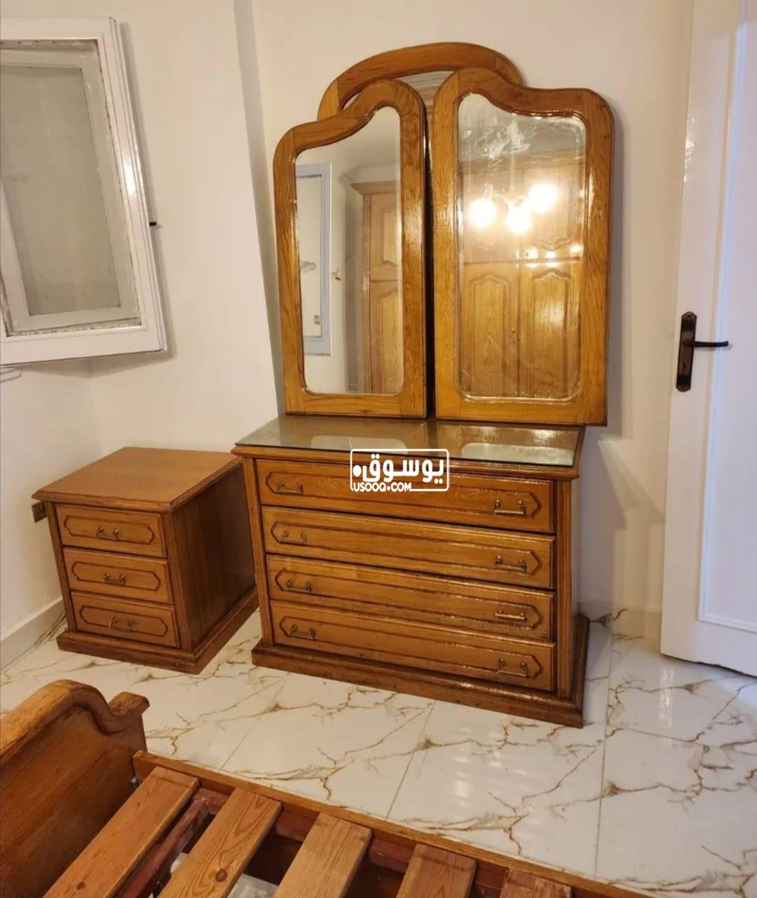 للبيع غرفة نوم بحالة جيدة