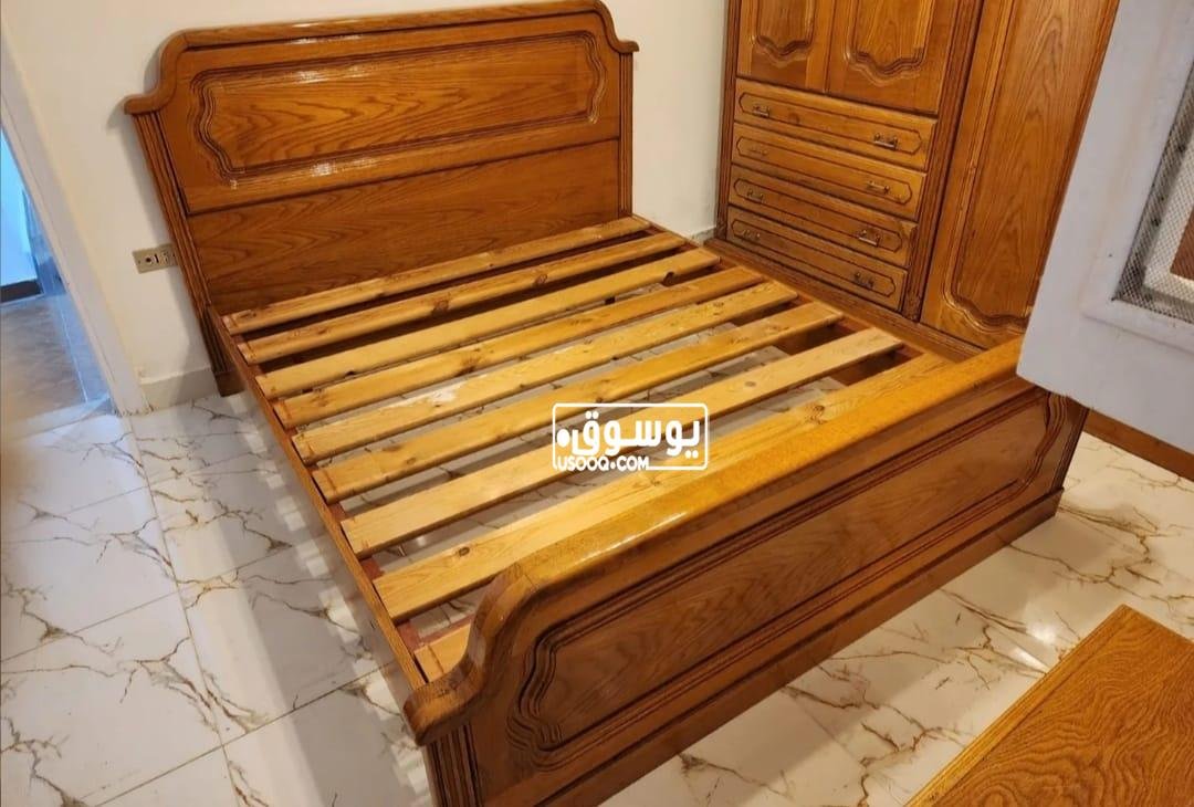 للبيع غرفة نوم بحالة جيدة