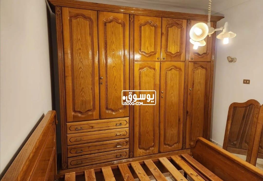 للبيع غرفة نوم بحالة جيدة