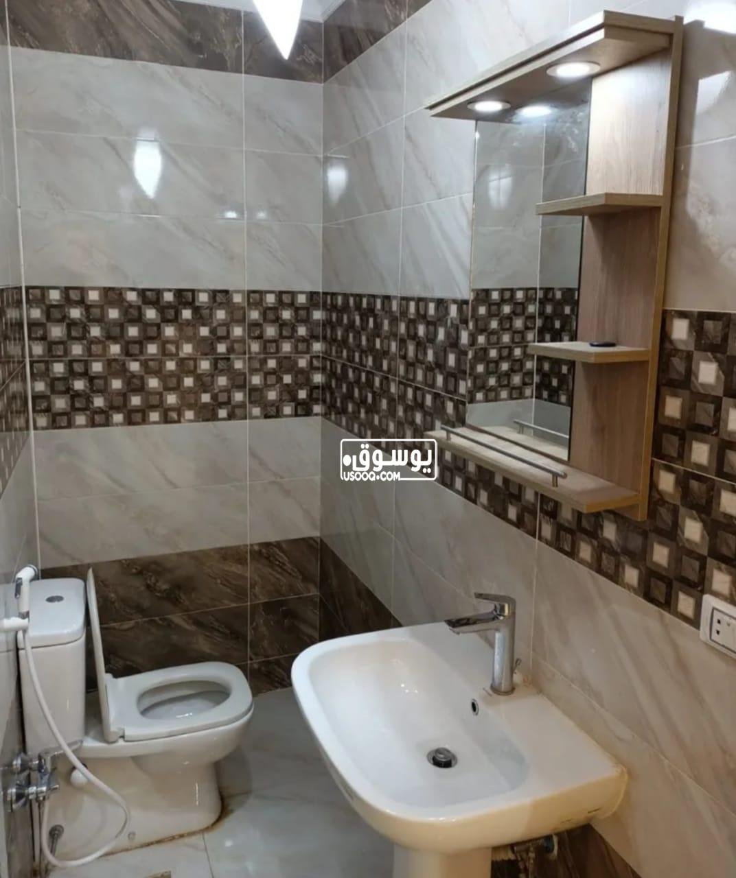 شقة للايجار مساحة كيبرة وتشطيب عالى