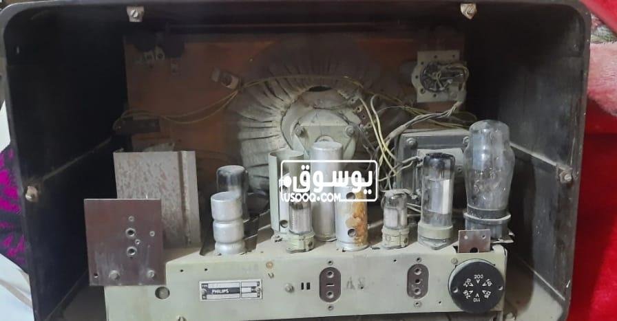 راديو من الزمن الجميل للبيع
