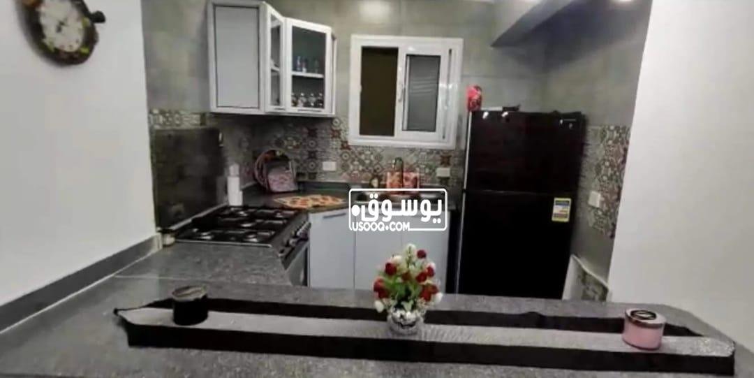 للبيع في اكتوبر شقتين فى شقة بسعر لقطة