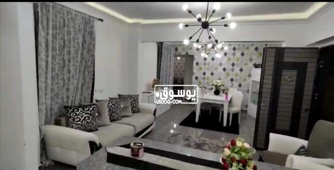 للبيع في اكتوبر شقتين فى شقة بسعر لقطة