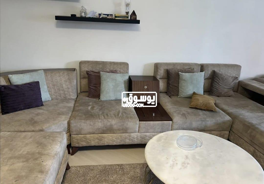 ليفينج مودرن للبيع بالتجمع الخامس