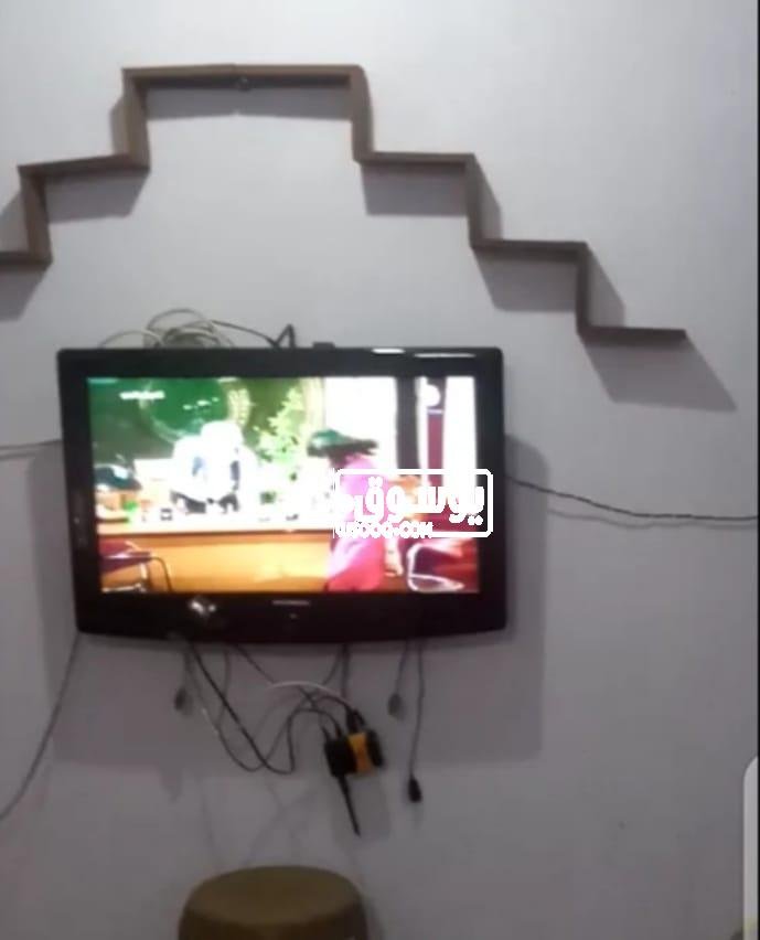 فرصة شاشة للبيع بمستلزماتها فى مدينة نصر