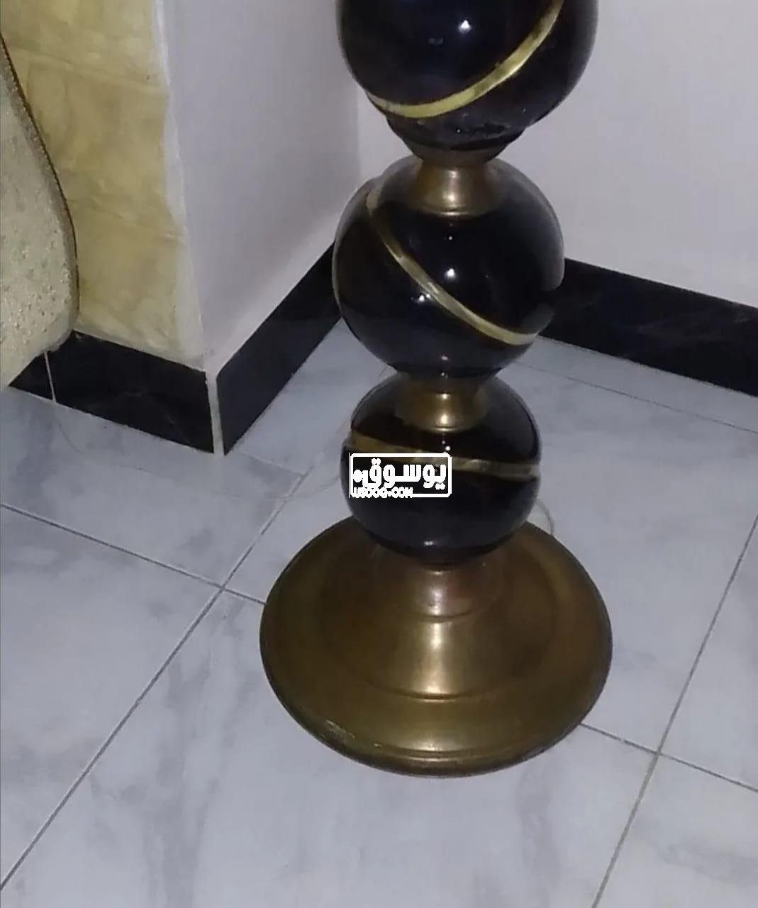 للبيع اباجورة استاند تحفة فى الهرم