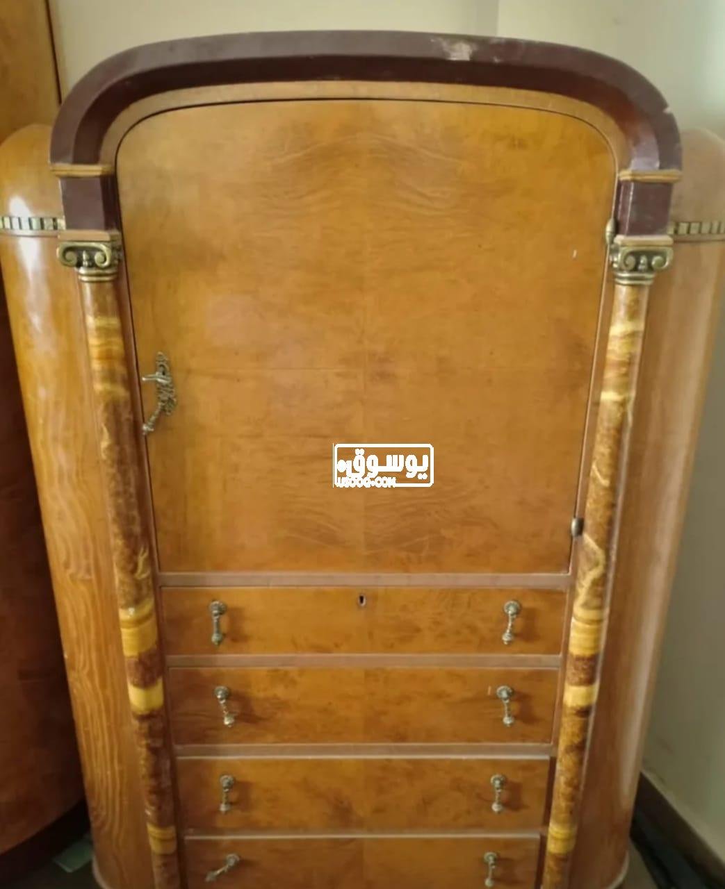للبيع اوضة نوم مزخرفة بالنحاس