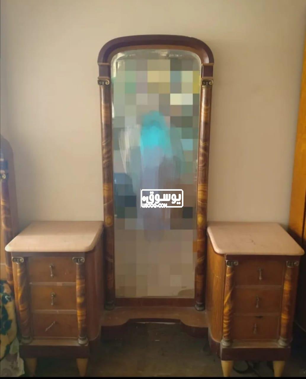 للبيع اوضة نوم مزخرفة بالنحاس