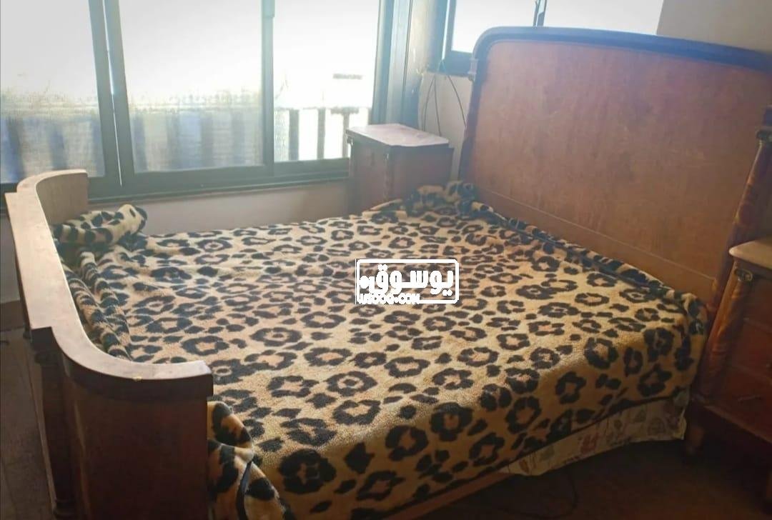 للبيع اوضة نوم مزخرفة بالنحاس