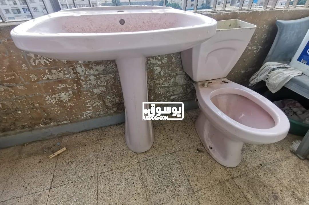 للبيع طقم حمام حالتة جيدة فى المقطم بالقاهرة