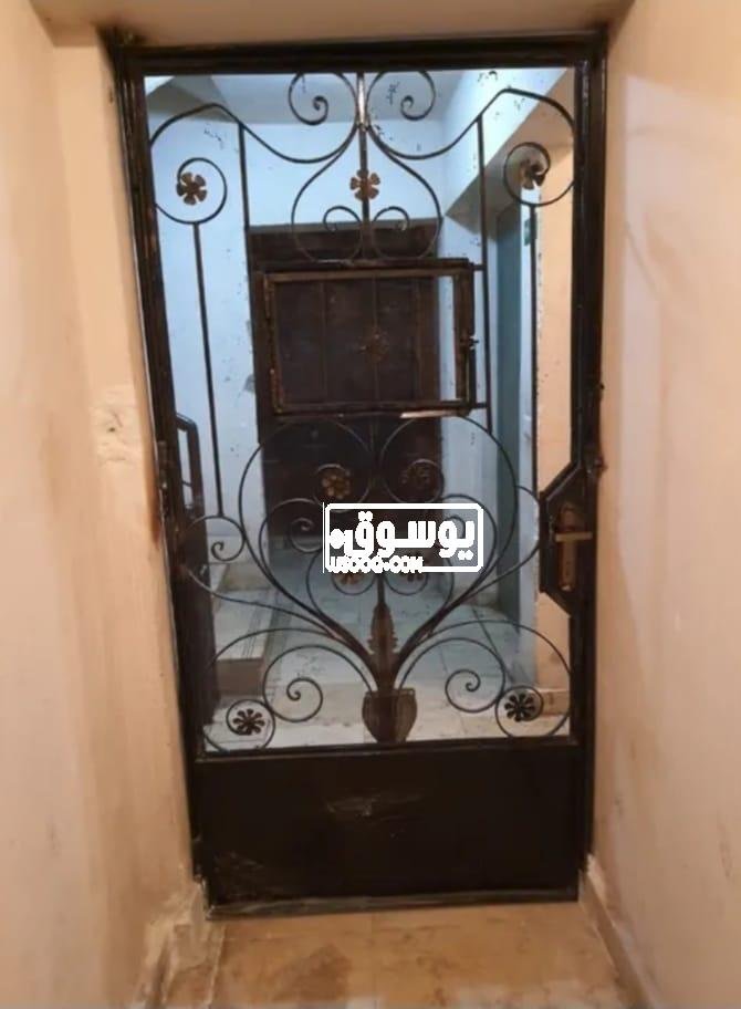 للبيع باب حديد مستعمل فى حدايق القبة بالقاهرة