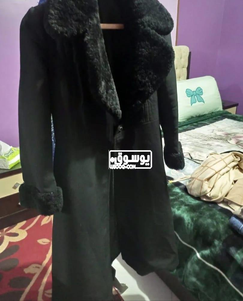 للبيع بالطو حريمى شيك مستعمل بفيصل