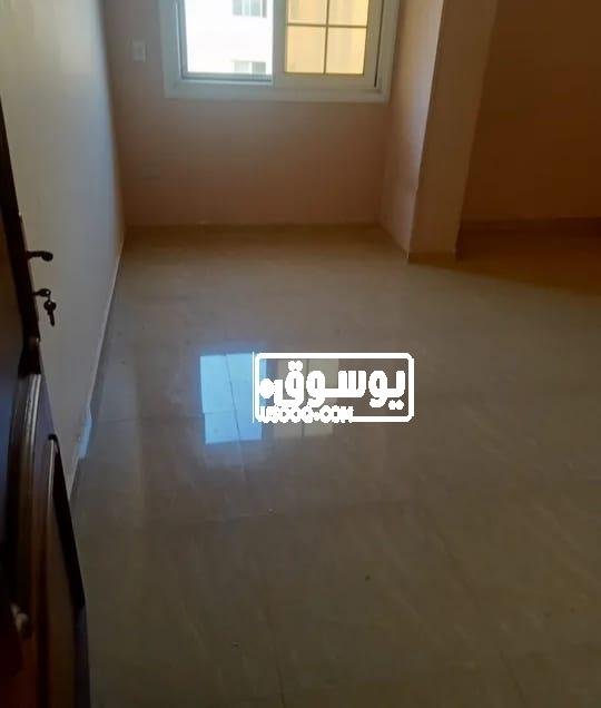 شقة للبيع فى موقع حيوى فى الشيخ زايد بالجيزة