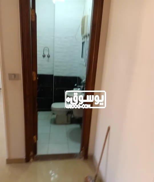 شقة للبيع فى موقع حيوى فى الشيخ زايد بالجيزة