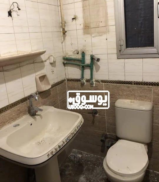 شقة للبيع متشطبة فى شارع 306 الرئيسى فى البساتين