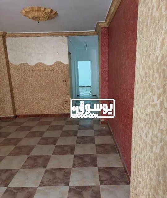 شقة للبيع تشطيب لوكس دور اول بلكونة فى عين شمس