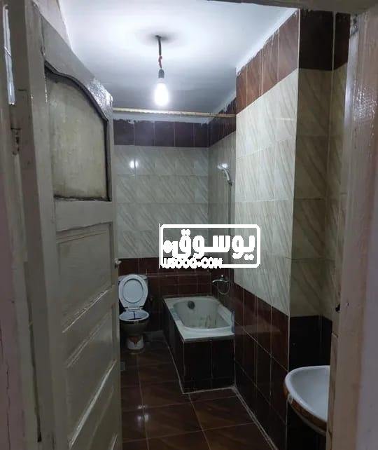 شقة للبيع تشطيب لوكس دور اول بلكونة فى عين شمس