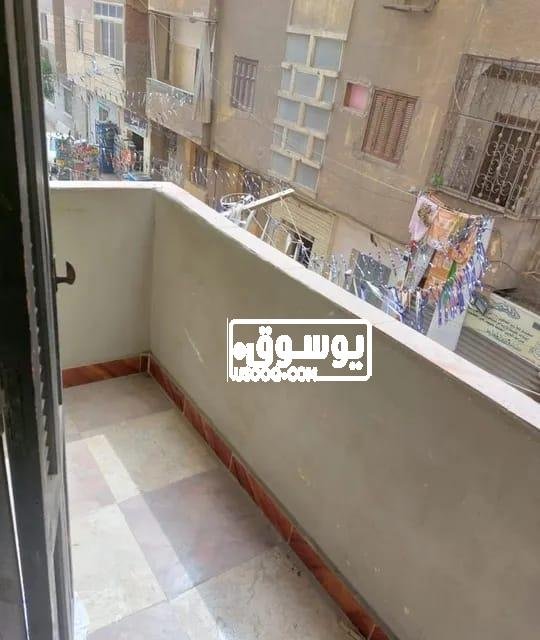 شقة للبيع تشطيب لوكس دور اول بلكونة فى عين شمس