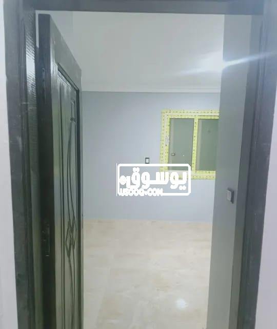 شقة للبيع تشطيب سوبر لوكس دور تاسع اسانسير فى عين شمس