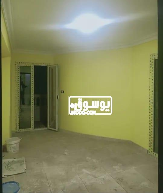 شقة للبيع تشطيب سوبر لوكس دور تاسع اسانسير فى عين شمس