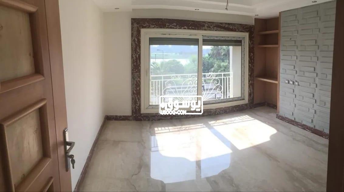 شقة للبيع فيو متميز تطل على النيل فى المعادى