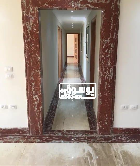 شقة للبيع فيو متميز تطل على النيل فى المعادى