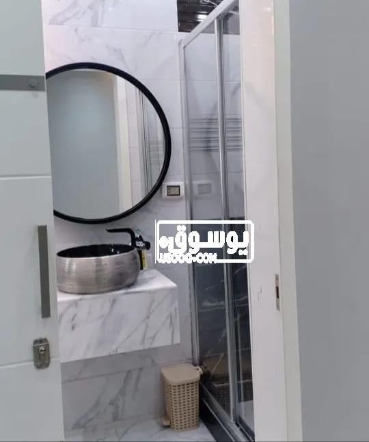 فى موقع سياحى شقة للايجار مفروشة امام الاهرامات