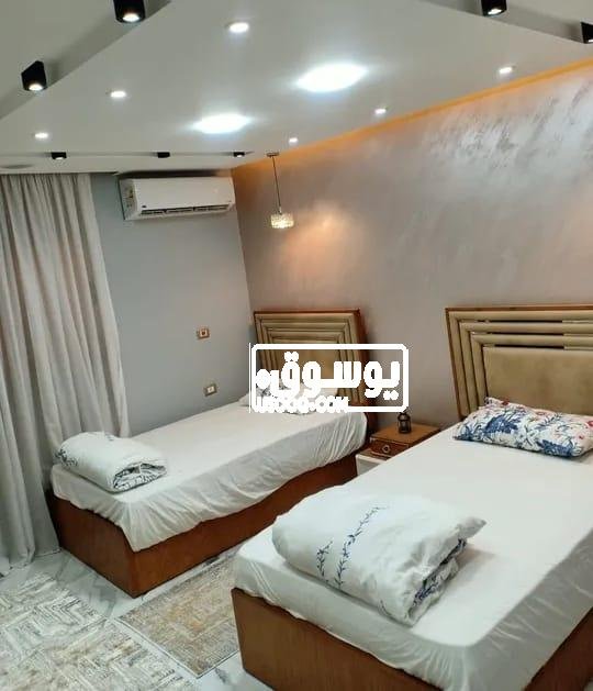 فى موقع سياحى شقة للايجار مفروشة امام الاهرامات