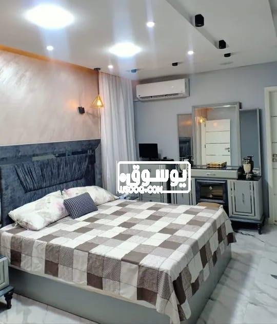 فى موقع سياحى شقة للايجار مفروشة امام الاهرامات