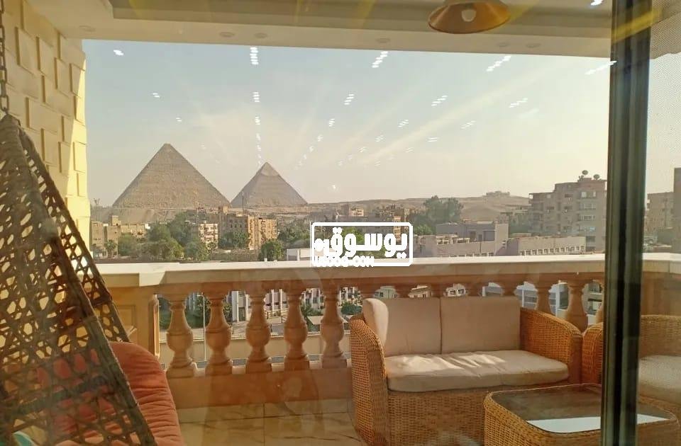فى موقع سياحى شقة للايجار مفروشة امام الاهرامات