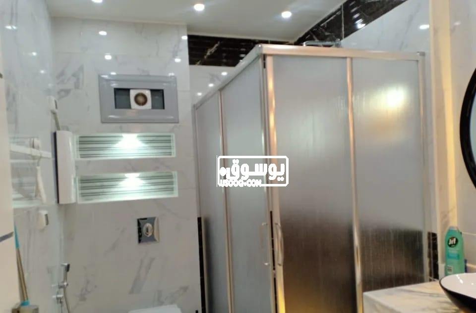 فى موقع سياحى شقة للايجار مفروشة امام الاهرامات