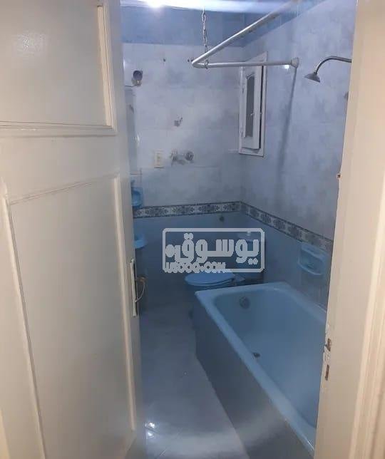 فى المهندسين شقة للايجار تصلح مكتب