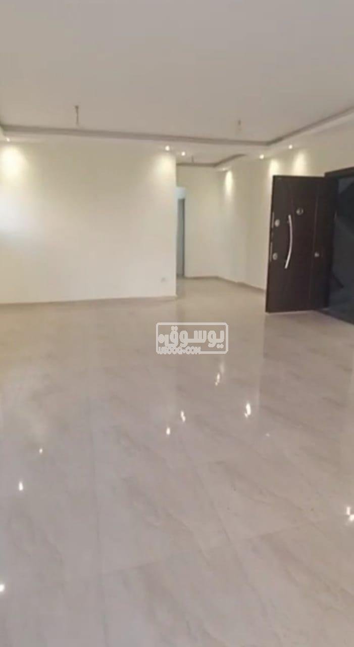 شقة للايجار دور اول فيو حديقة فى التجمع الاول