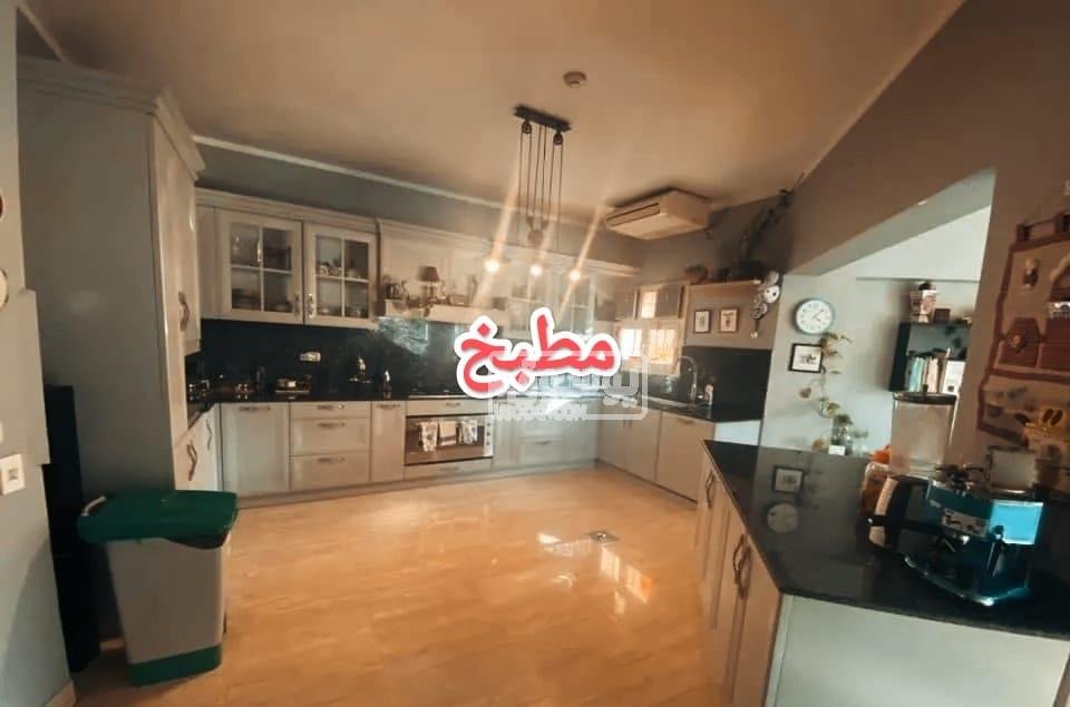 لمحبى الاماكن الواسعة فرش ذوق راقى فيلا للايجار بالشيخ زايد