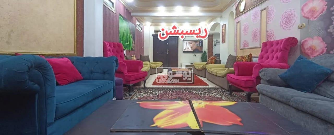 شقة تشطيب و فرش عالى مفروشة بالشيخ زايد للايجار