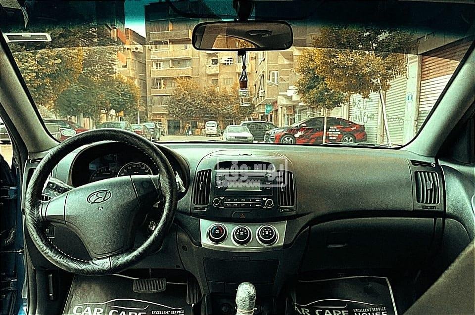 للبيع عربية هيونداى ماشية 15 الف كم موديل 2022 فى حلوان