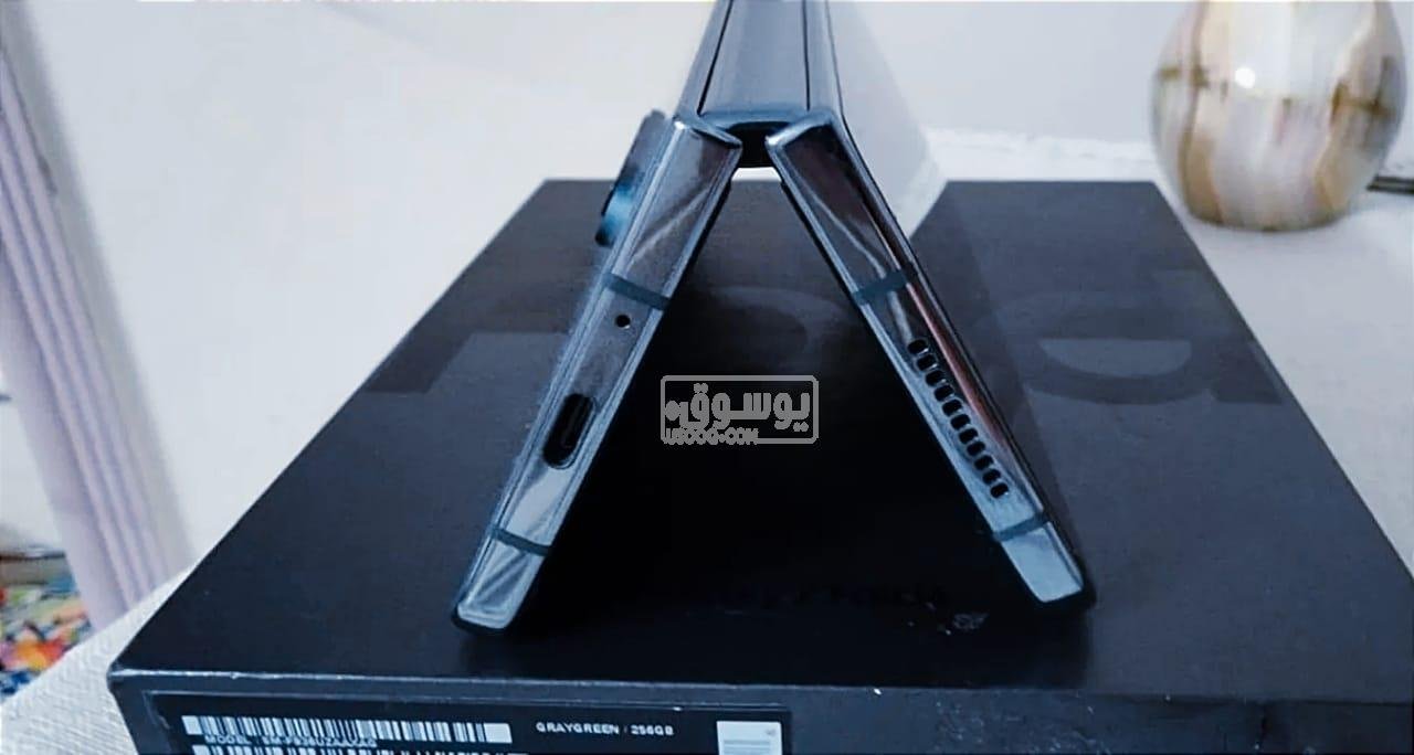 للبيع تلفون جلاكسى Z فولد 4 جديد من الامارات فى التجمع الاو