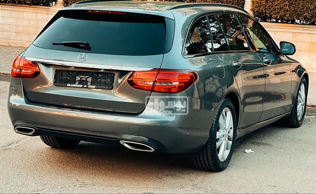 للبيع سيارة مرسيدس مستعملة لونها رمادى فى مصر الجديدة