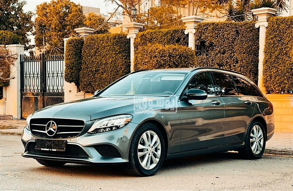 للبيع سيارة مرسيدس مستعملة لونها رمادى فى مصر الجديدة