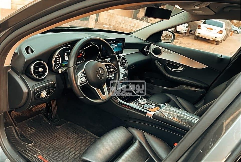 للبيع سيارة مرسيدس مستعملة لونها رمادى فى مصر الجديدة