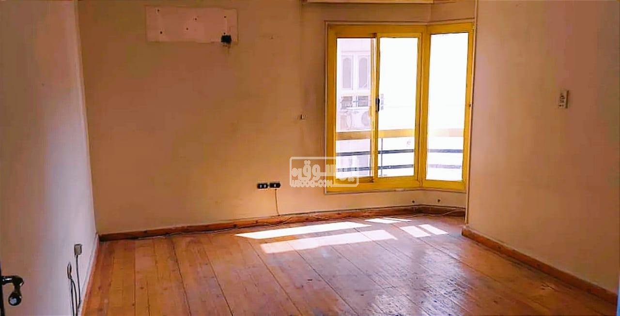 شقة للبيع بثلاثة مليون و 200 الف 220 متر فى شيراتون بالقاهرة