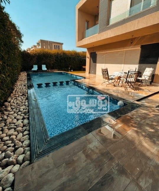 للايجار فيلا مفروشة فى موقع راقى بالشيخ زايد