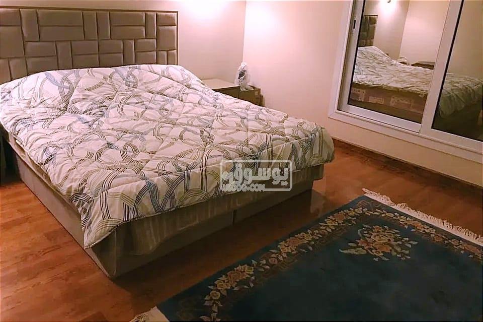 للايجار فيلا مفروشة فى موقع راقى بالشيخ زايد