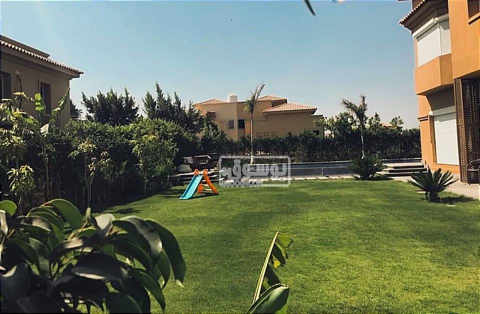 للايجار فيلا مفروشة فى موقع راقى بالشيخ زايد