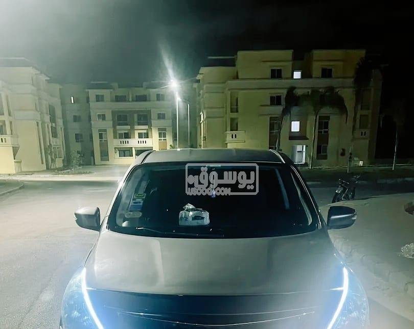للبيع سيارة نيسان مستعملة فبريكا بالكامل فى 6 اكتوبر