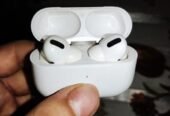 للبيع Airpods من Apple استعمال خفيف فى فيصل للبيع Airpods من Apple استعمال خفيف فى فيصل