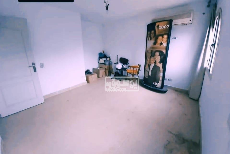 للبيع فيلا دورين متشطبة على طريق اسماعيلية الصحراوى القاهرة